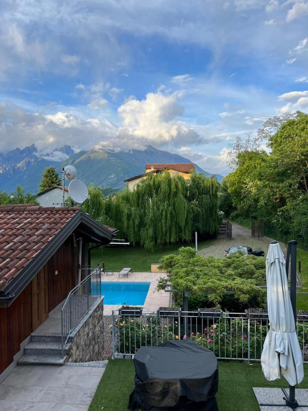Salici, Pool & Garden Villa