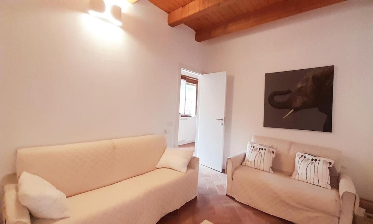 Salici, Pool & Garden Villa Colico
