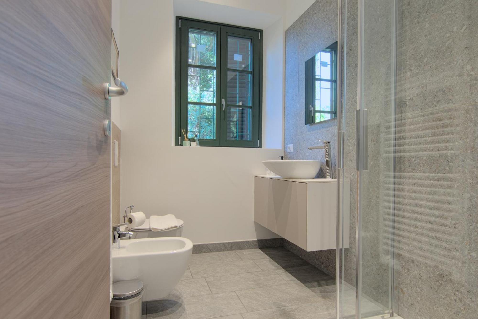 Ca Del Lasco - Modern In Classic Apartment Bellano