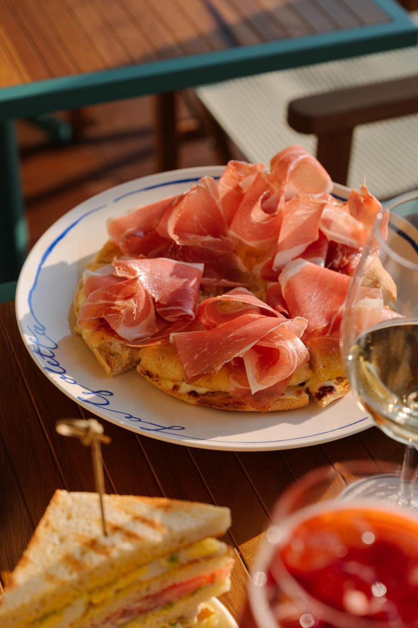 Grand Serbelloni - A Legendary Hotel