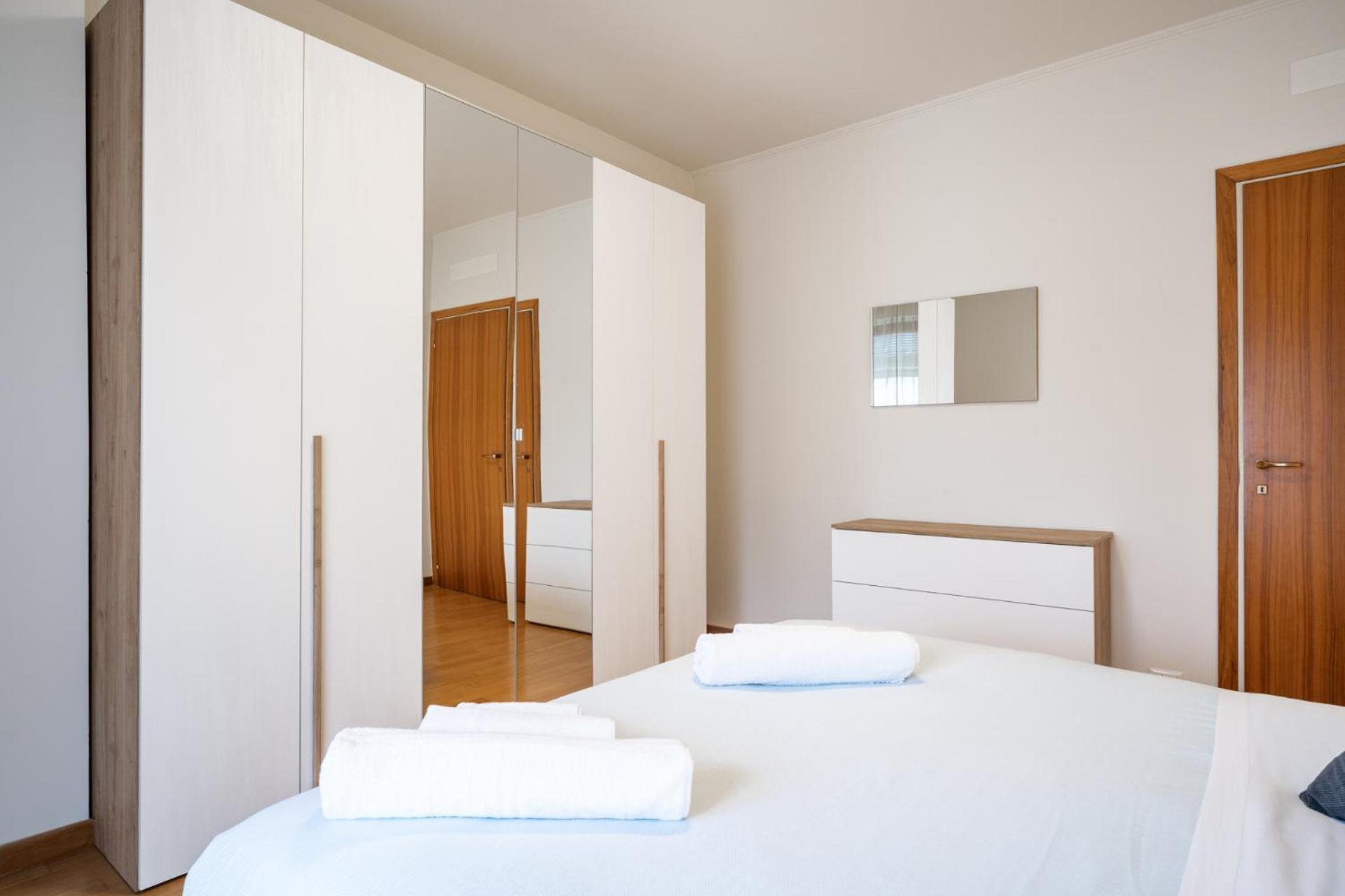Isola - Near Viscontea Island Apartment *