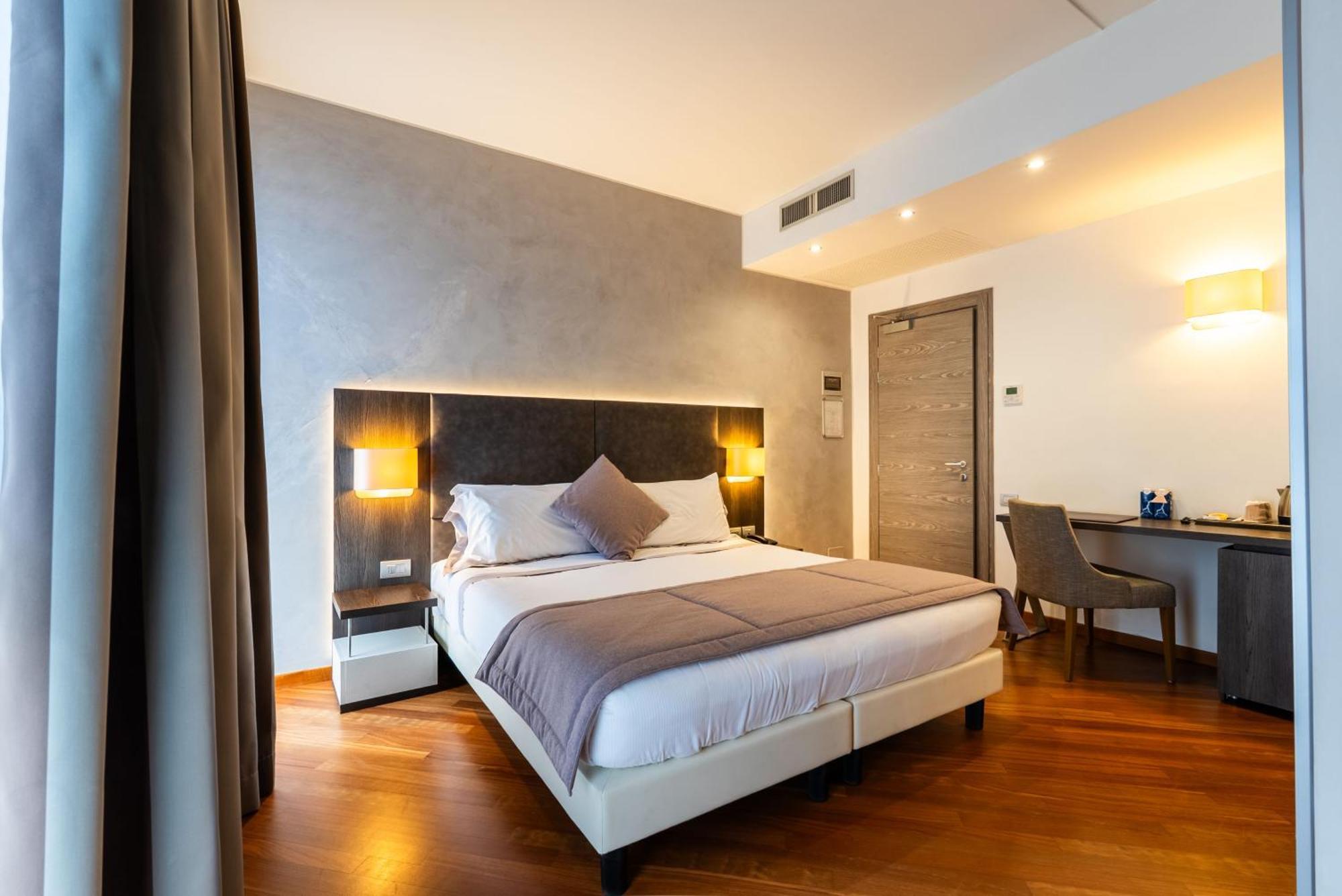 Hotel Como 4*