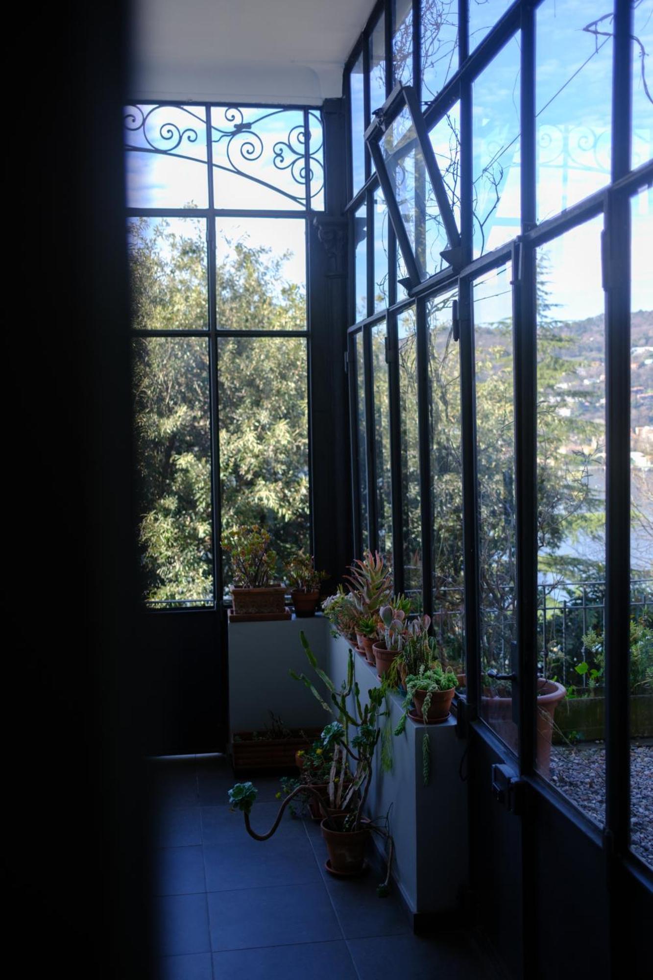 Veranda View Como