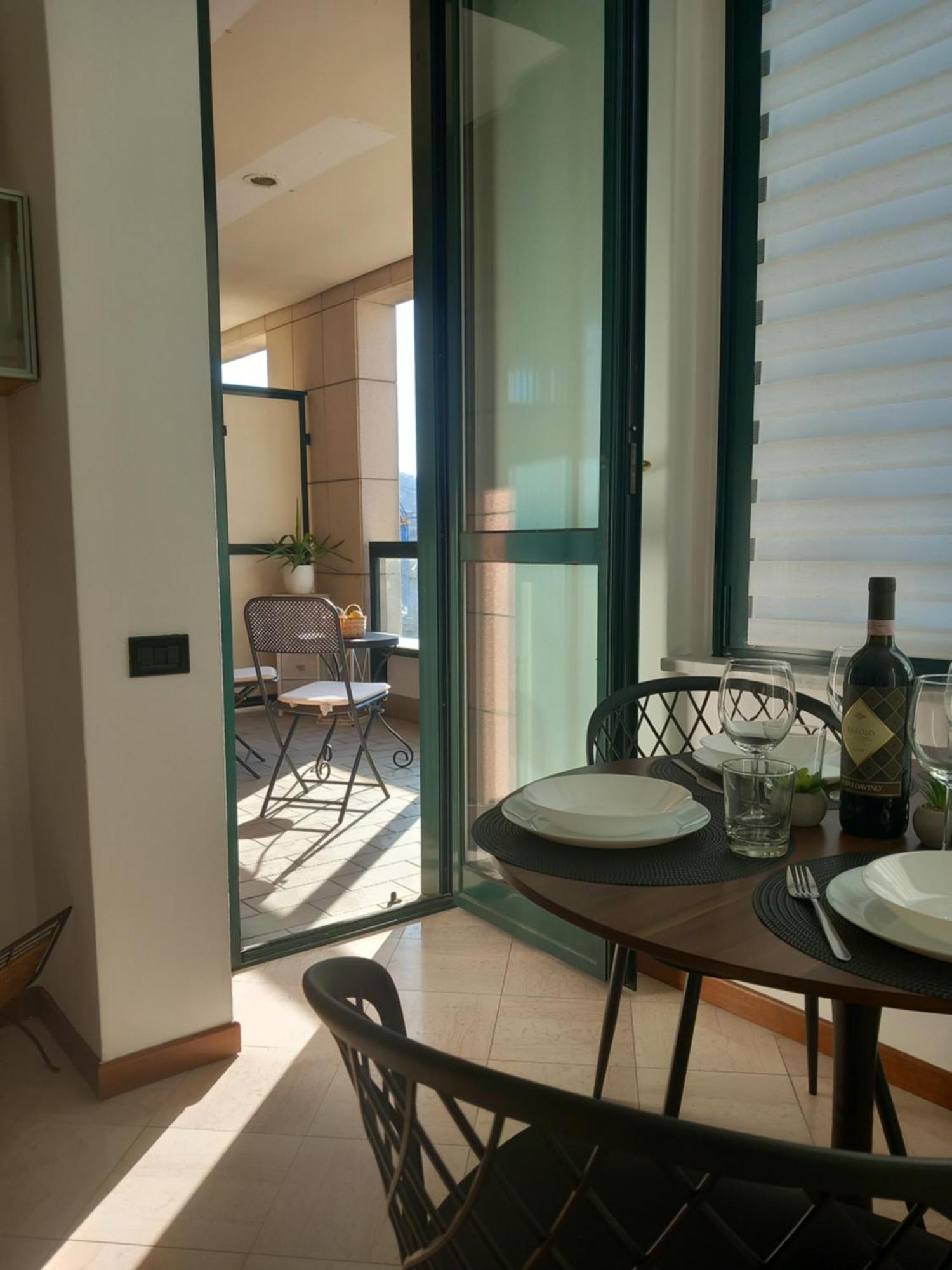 Apartment Bilocale Con Terrazzo E Box Auto Su Richiesta *