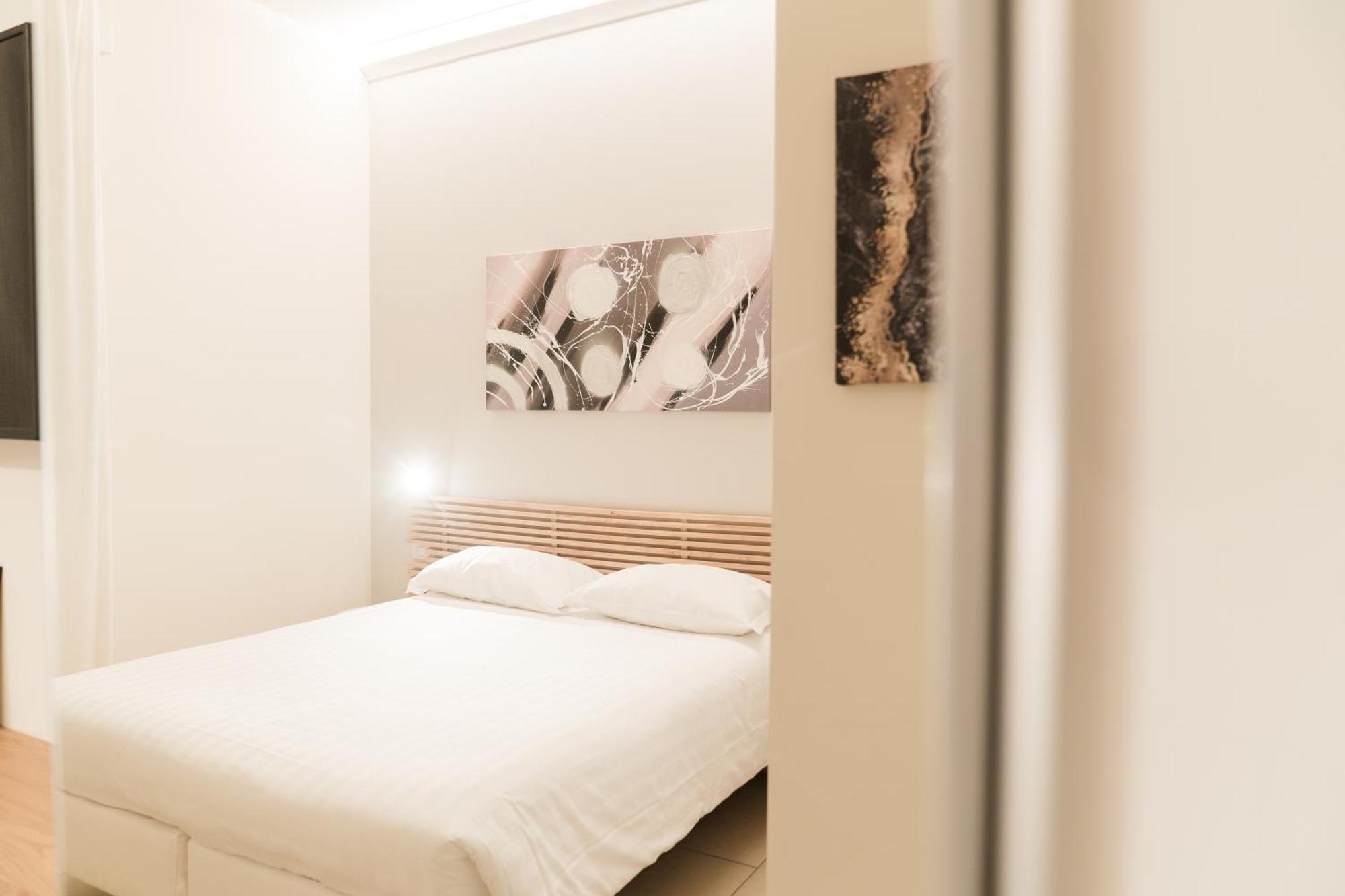 Dieci By Comorooms Apartment *