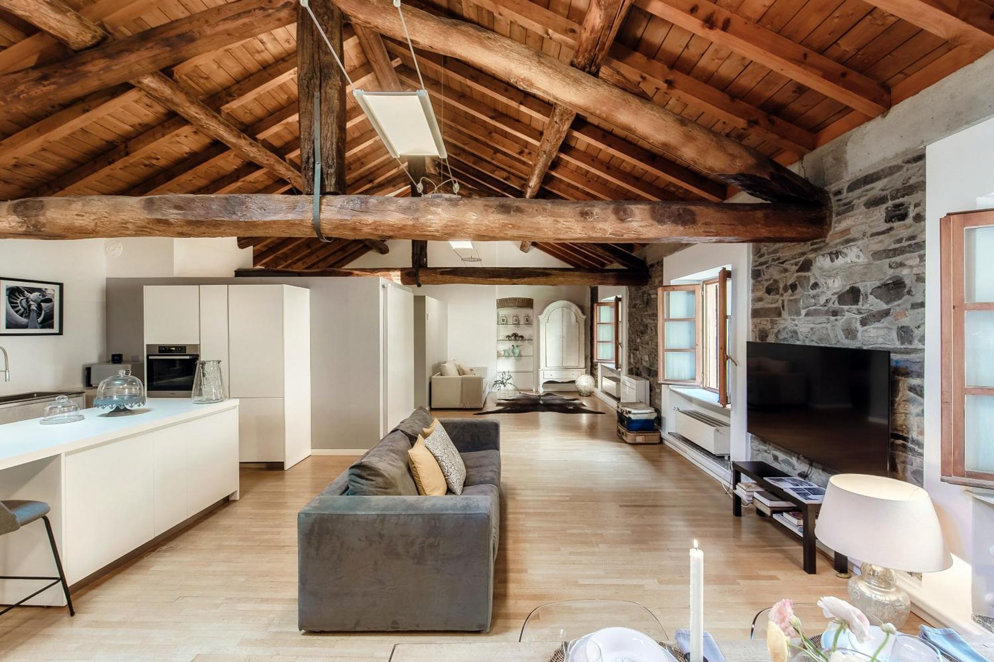 Corte Delle Rondini - Bymyhomeincomo Como