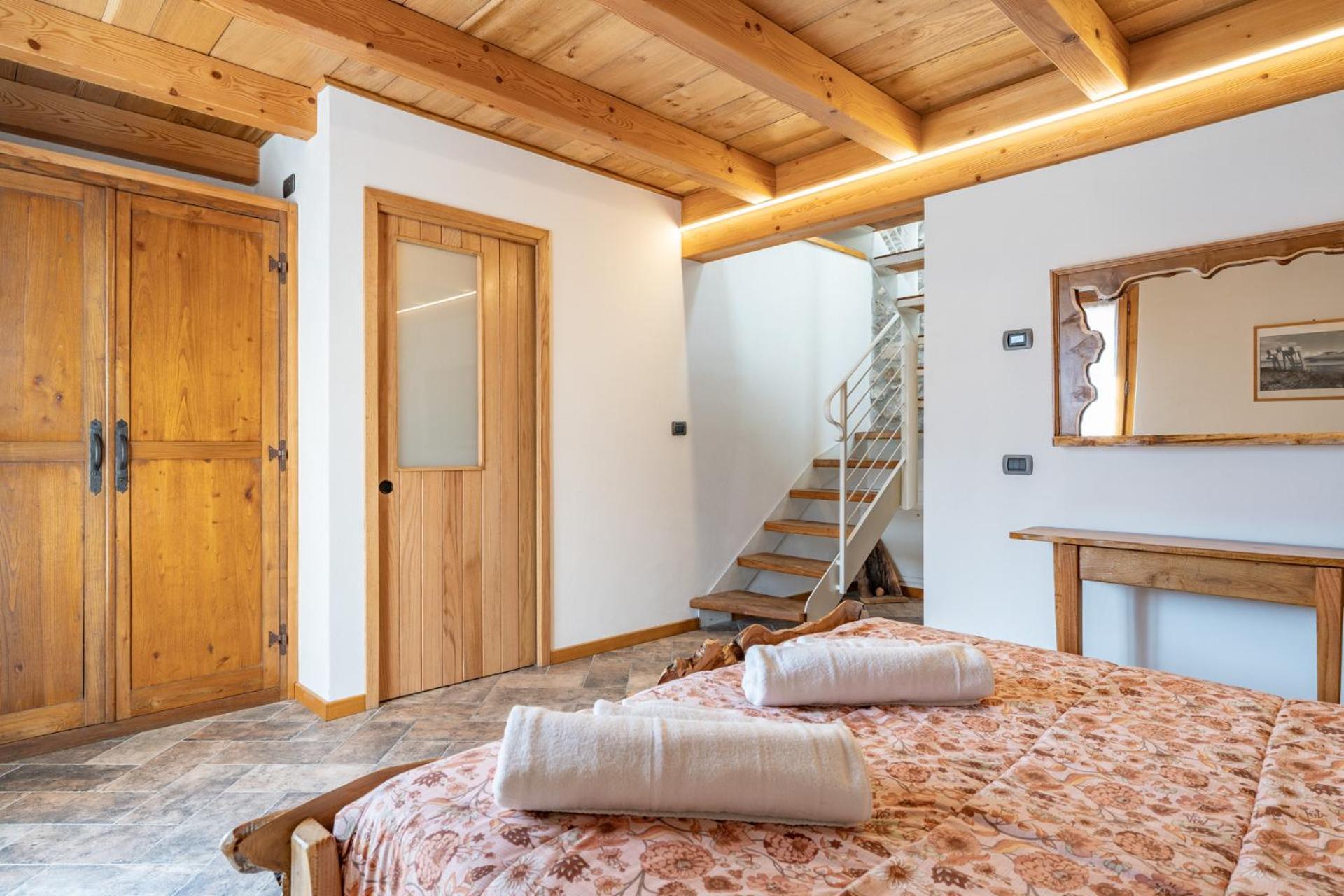 - Rustic Chic Retreat Ballabio