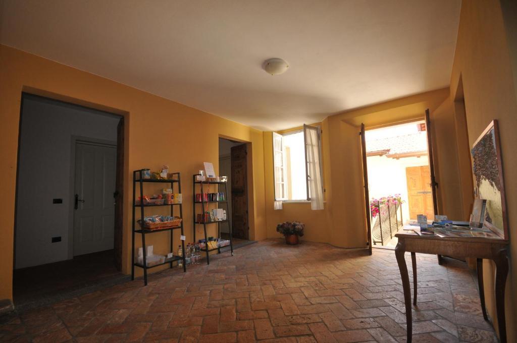 Vinicia, Pool, Jacuzzi, Airco Guest house Domaso