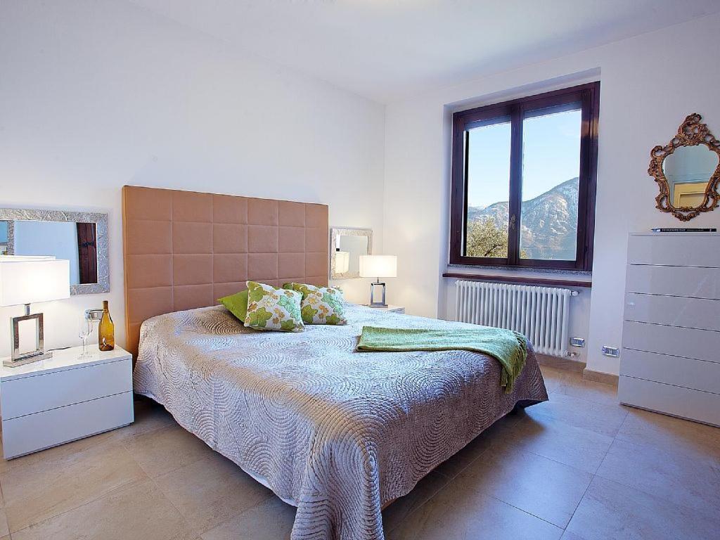 Apartment Bella Vista In With Pool Sleeps 6- By Italian Mezzegra