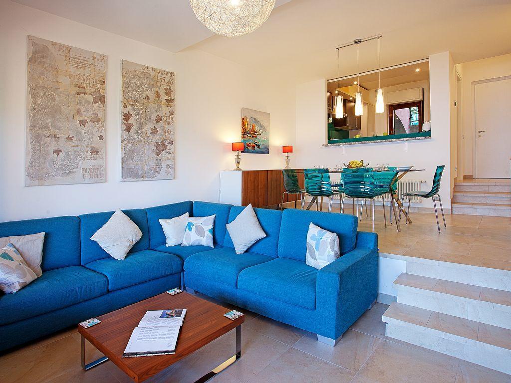 Apartment Bella Vista In With Pool Sleeps 6- By Italian *