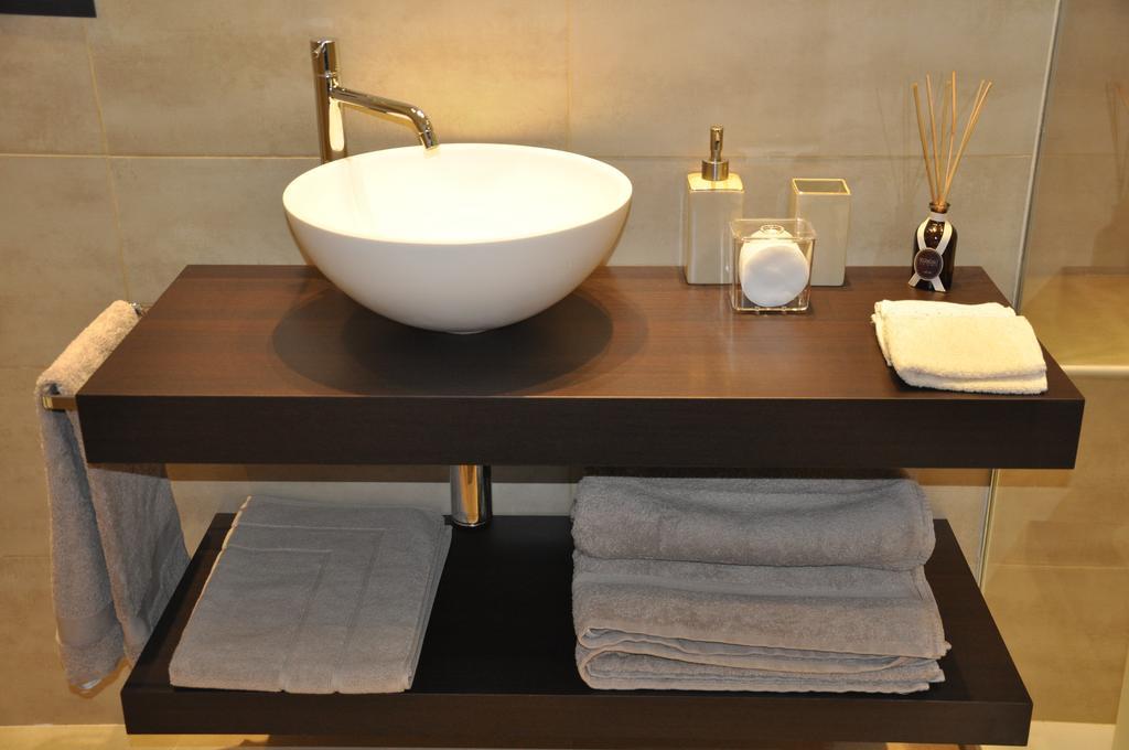 Charming Como: Downtown With Dual Bedrooms And Bathrooms Apartment *