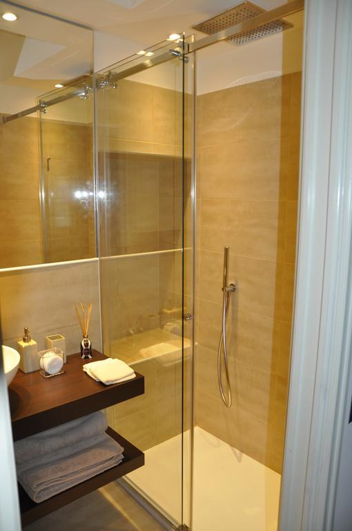Charming Como: Downtown With Dual Bedrooms And Bathrooms Apartment Como