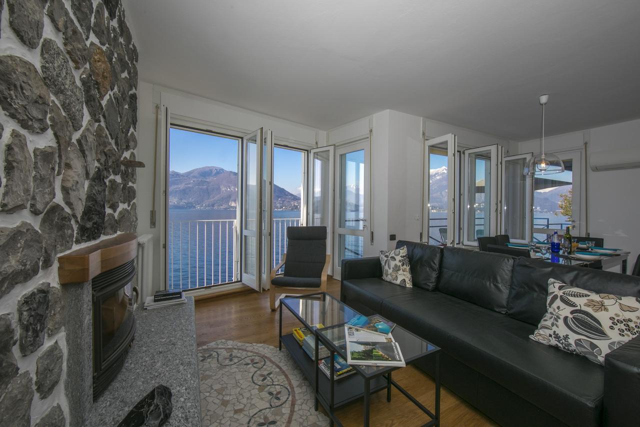 Fronte Lago Villa
