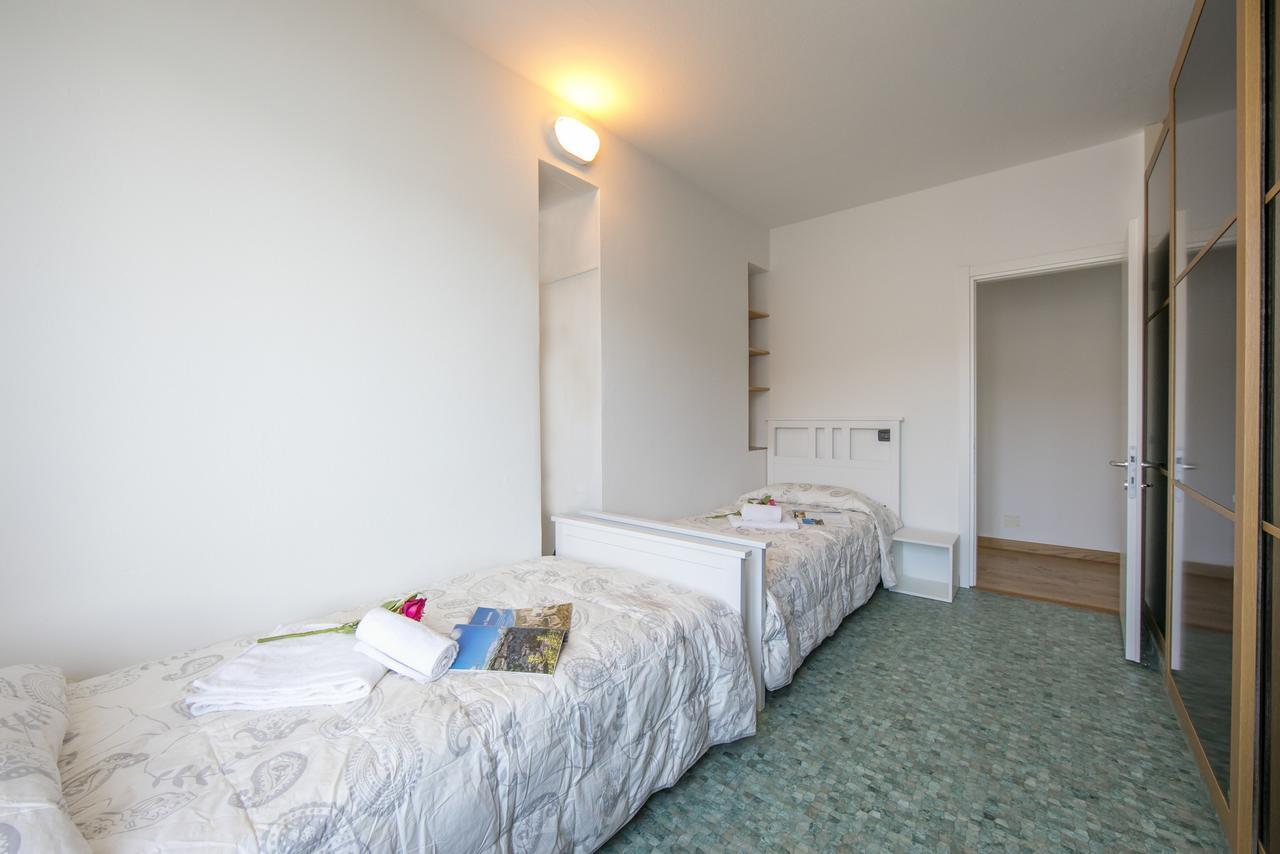 Fronte Lago Villa