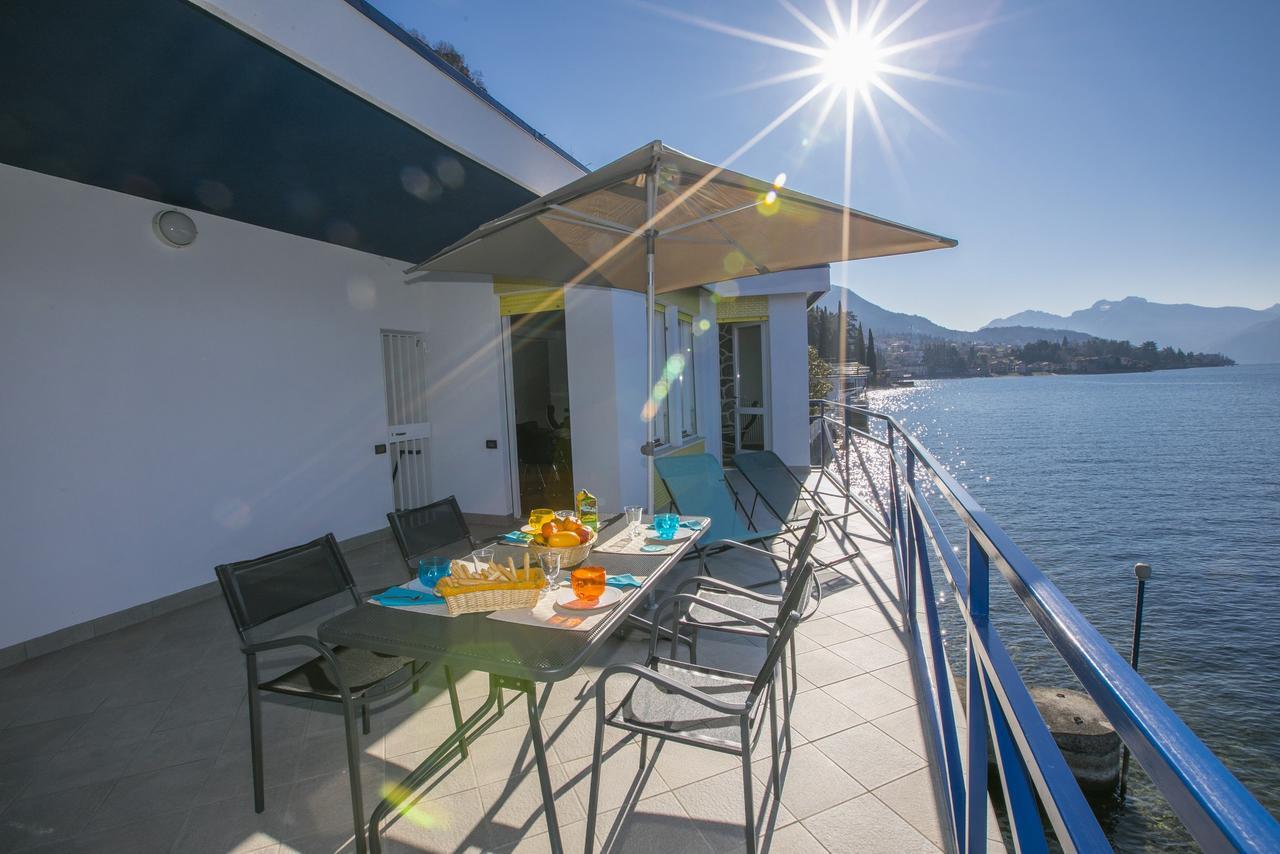 Fronte Lago Villa *