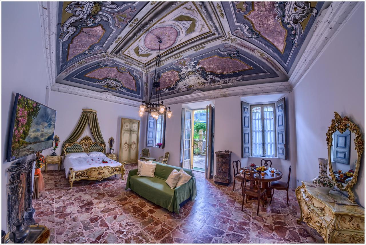 Vinicia, Pool, Jacuzzi, Airco Guest house Domaso