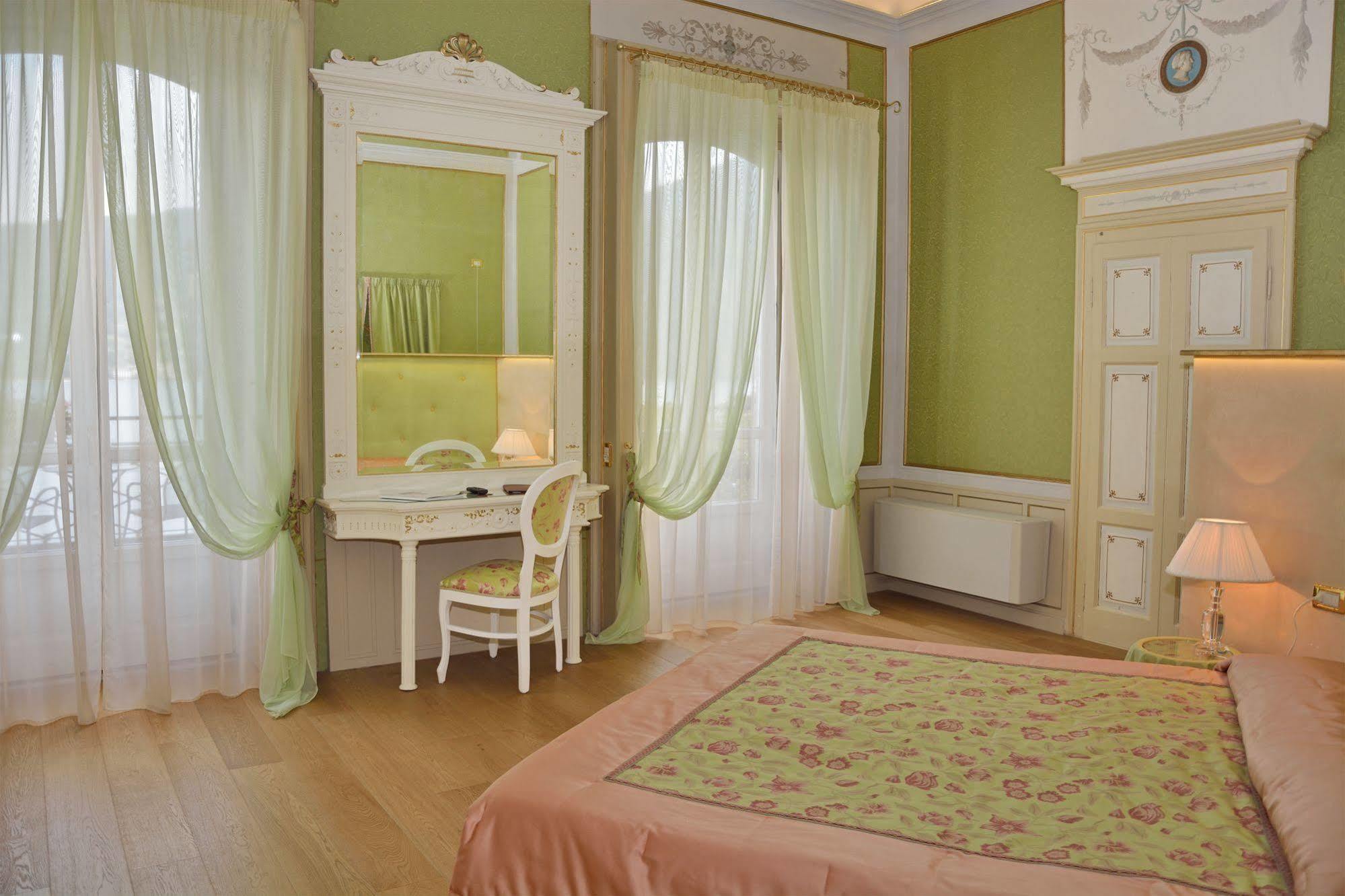Hotel Grand