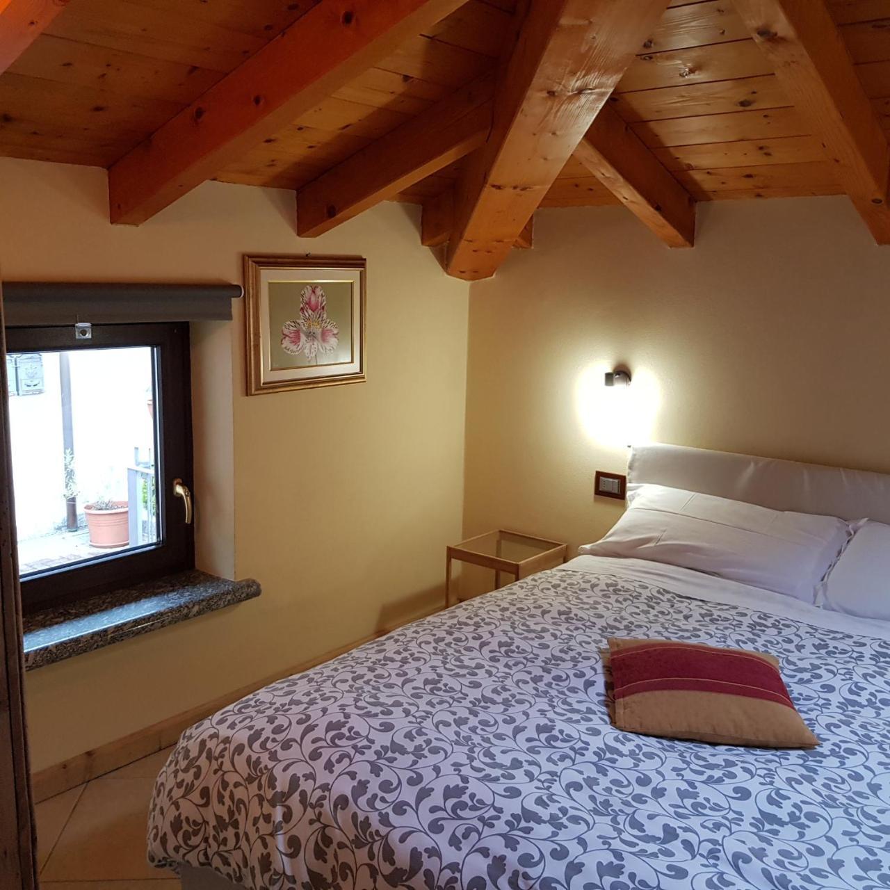 Roberta Apartment