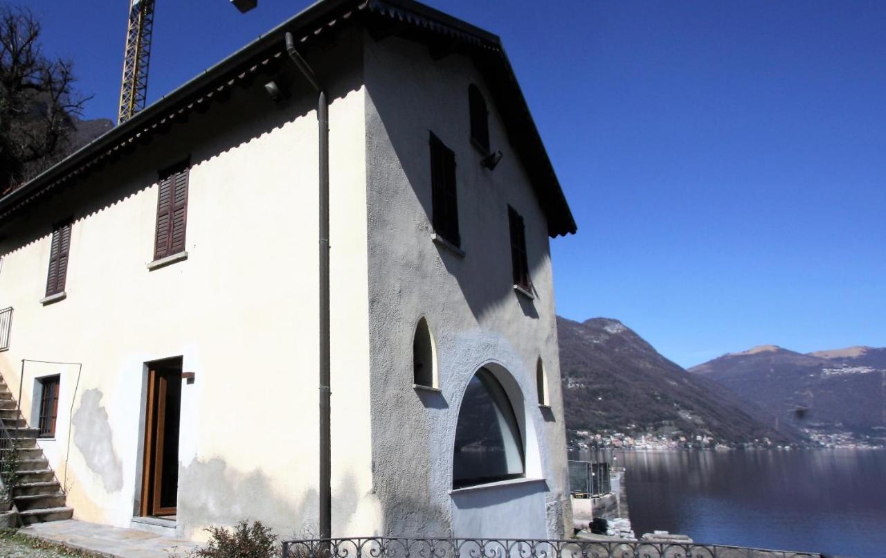 House On The Shore Of Laglio