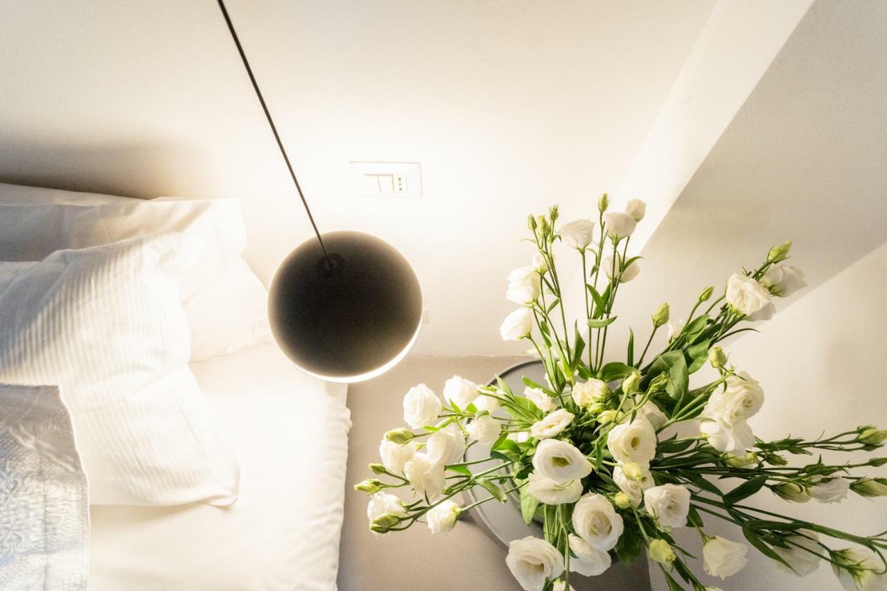 Shades Of With Private Terrace By Rent Apartment Como