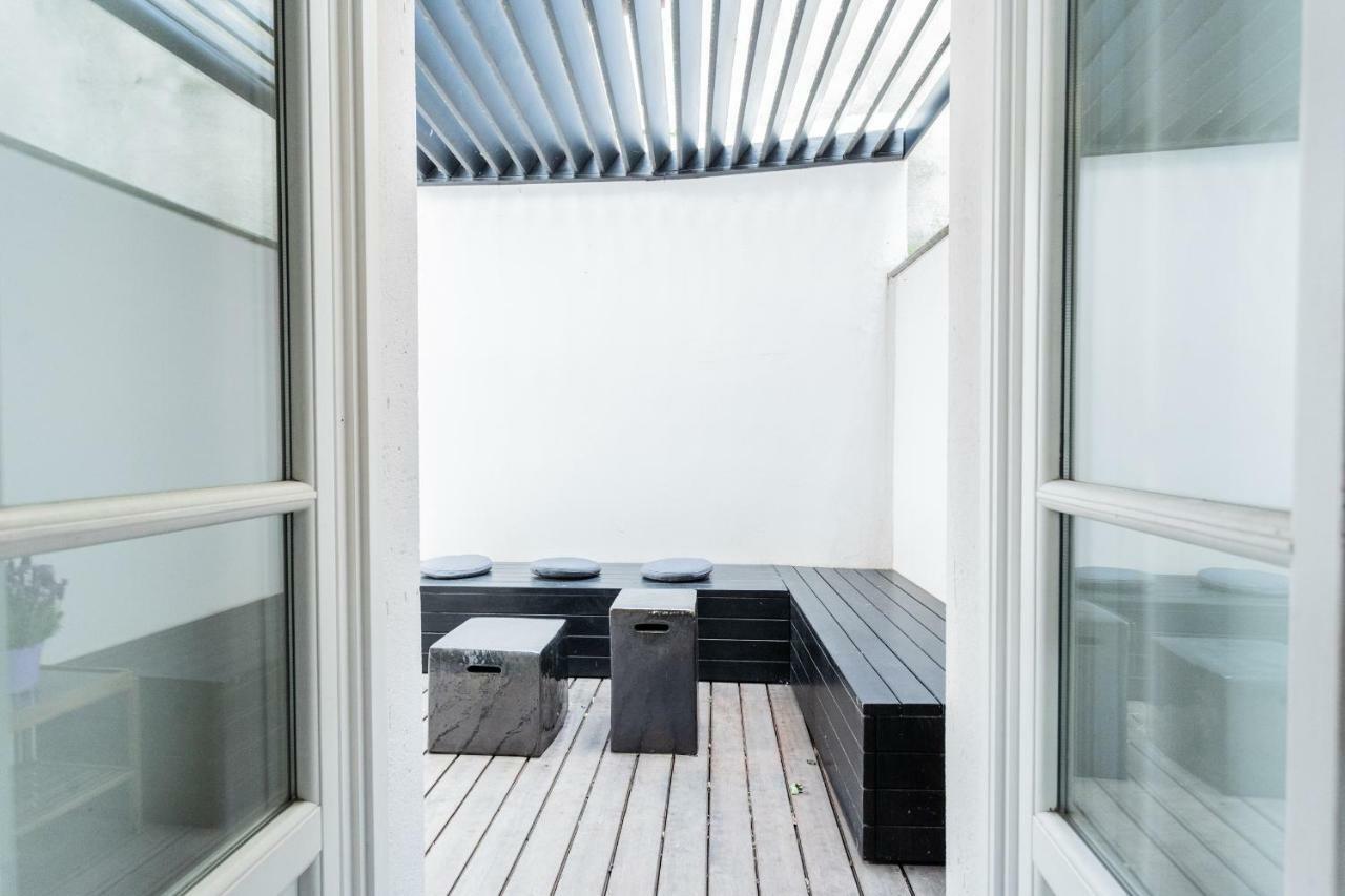 Shades Of With Private Terrace By Rent Apartment *