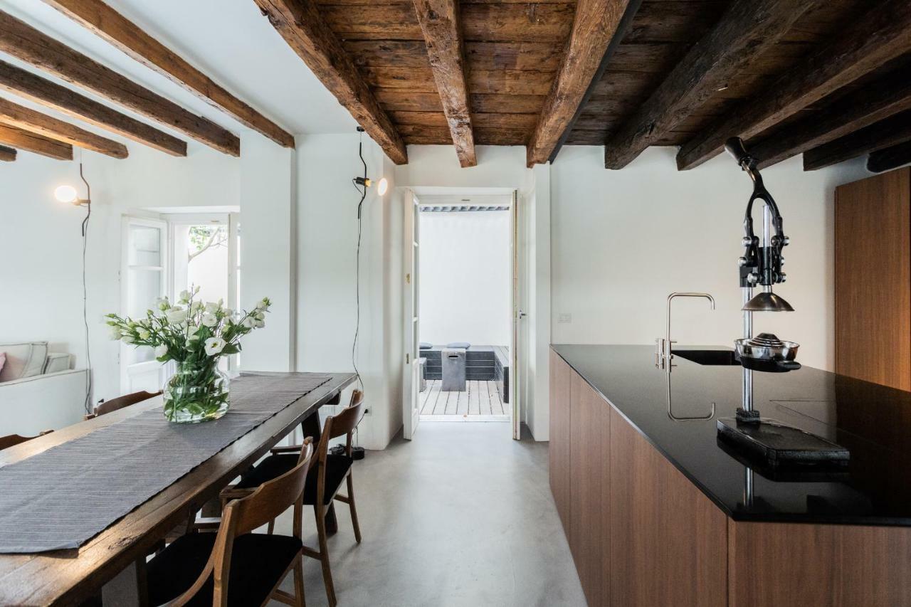 Shades Of With Private Terrace By Rent Apartment Como