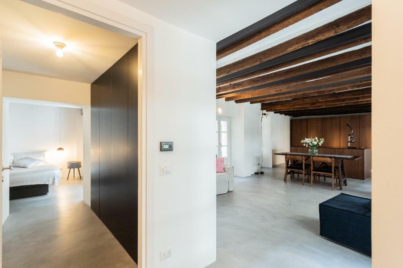 Shades Of With Private Terrace By Rent * Como