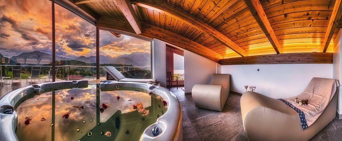 Rainbow Aparthotel Colico