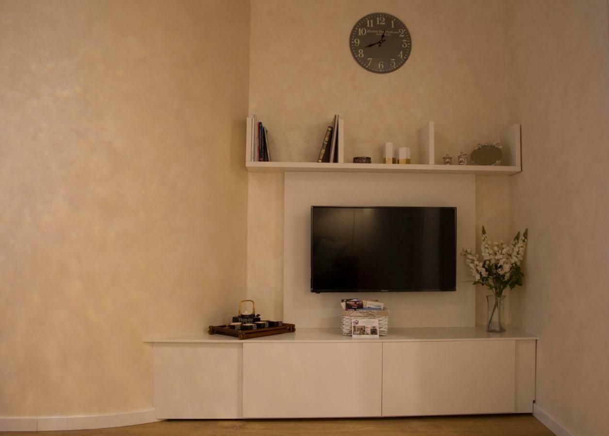 Lella's Apartment