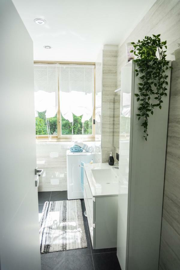 Apartment Oasi Felice Como