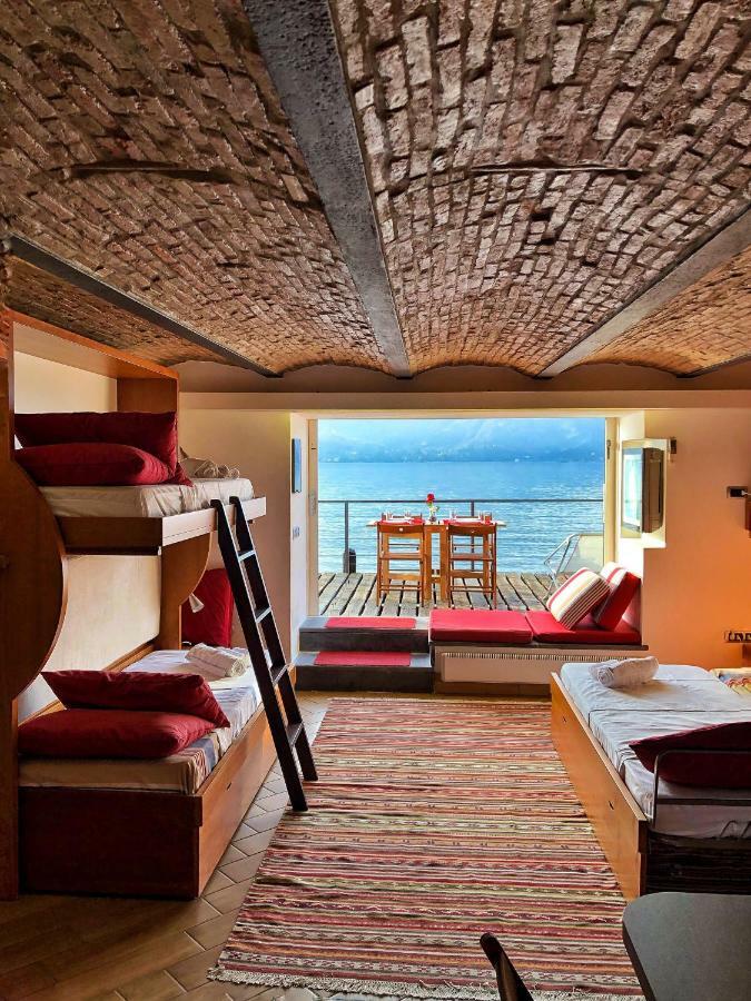 Pieds Dans L'eau Holiday home Varenna