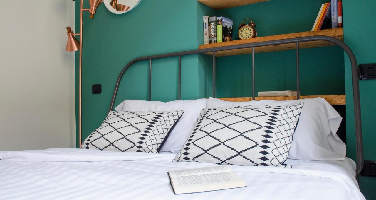 Charming & Modern Flat By Holiday Solutions